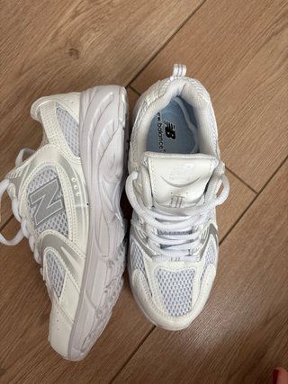 New Balance 530 Talla 37 Plata y Blanco