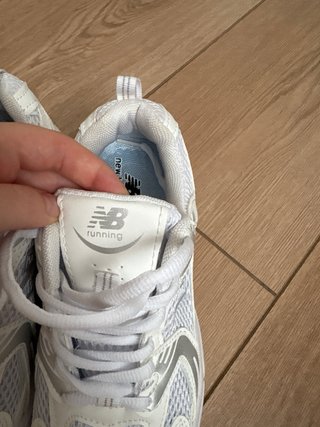 New Balance 530 Talla 37 Plata y Blanco