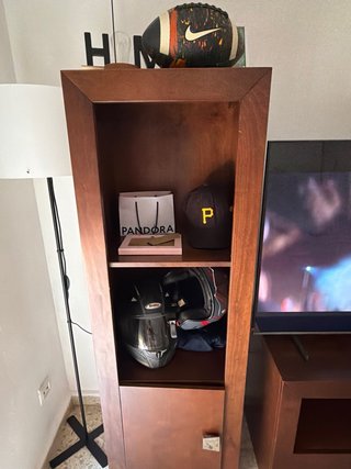 Mueble TV y vitrina salón madera