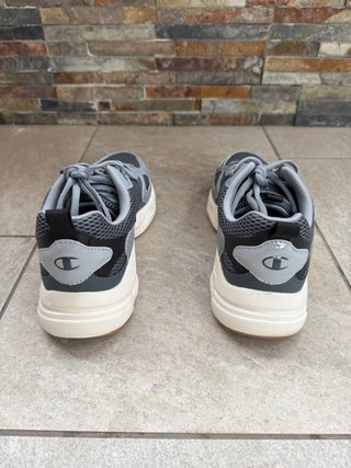 Zapatillas Champion grises y beige