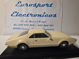 Oldsmobile Toronado 1965 escala 1/43