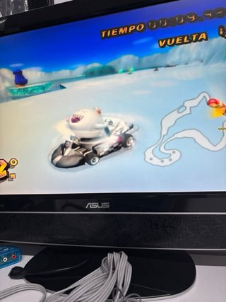 Nintendo Wii Mini + Mario Kart + Mando y cables