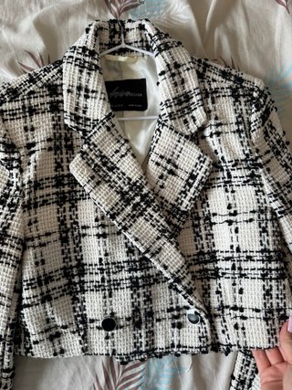 Chaqueta de tweed nueva.