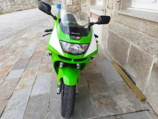 Kawasaki ZX6R Ninja Verde y Blanca