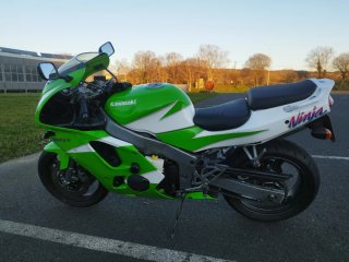 Kawasaki ZX6R Ninja Verde y Blanca