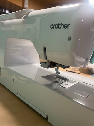Máquina bordadora Brother Innovis-NV870