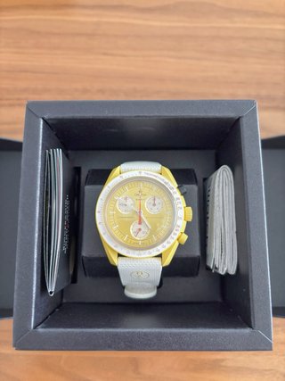 Swatch x Omega MoonSwatch Solar Eclipse SSX01J100