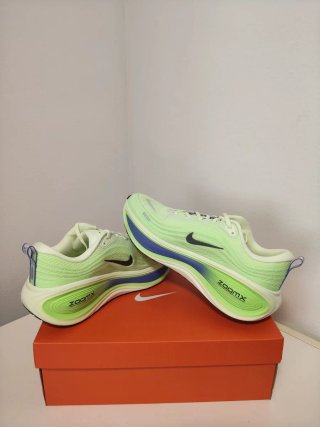 T43 Nike Vomero Plus