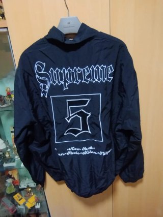 Chaqueta Supreme Talla L Negra