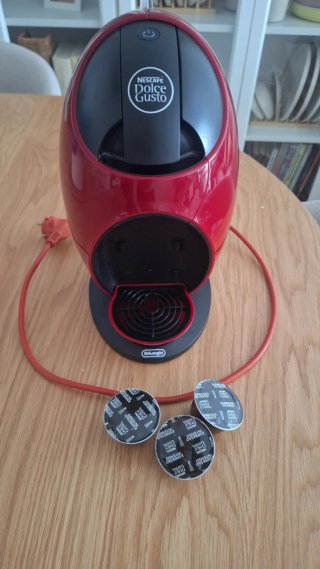 Cafetera Dolce Gusto Jovia DeLonghi Roja