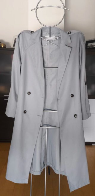 Gabardina gris azulado claro