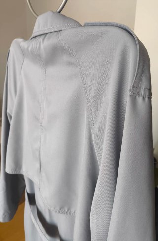 Gabardina gris azulado claro