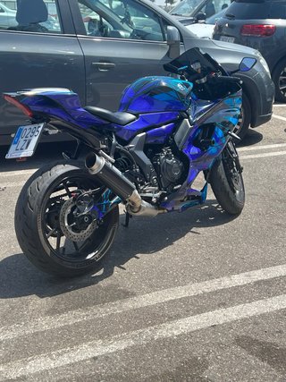 Yamaha R7 2022 Sportbike