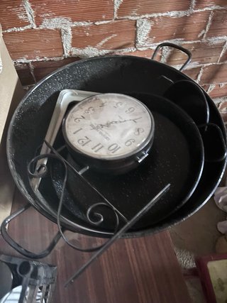 Olla grande de aluminio y pailas de metal se vende