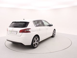 Peugeot 308 5p Allure 1.5 BlueHDi 96KW (130CV)
