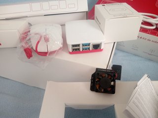Raspberry Pi 4 Kit sobremesa 8GB RAM sin estrenar