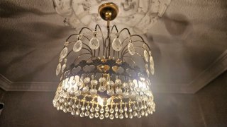 Lámpara de techo de cristal y metal dorado