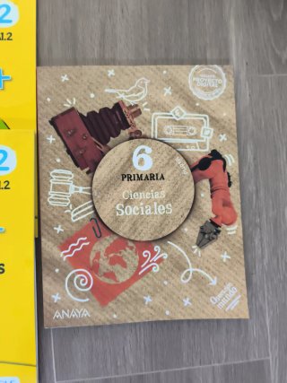 Libros escolares, un poco usados