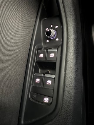 Audi A4 30 tdi advanced 136 cv  2 años garantia
