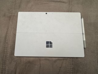 Surface Pro 7 con accessori