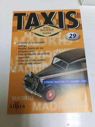 Citroen 11 Taxi Madrid 1955, con urna y base.