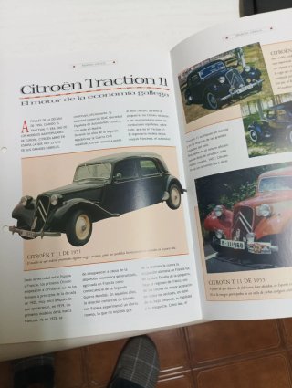 Citroen 11 Taxi Madrid 1955, con urna y base.