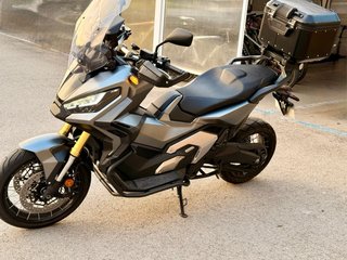 Se vende Honda X-ADV ( solo venta ) .