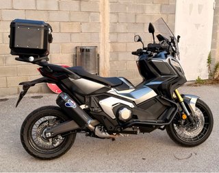 Se vende Honda X-ADV ( solo venta ) .