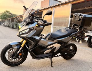 Se vende Honda X-ADV ( solo venta ) .