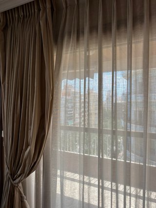 Juego 4 cortinas beige y transparentes