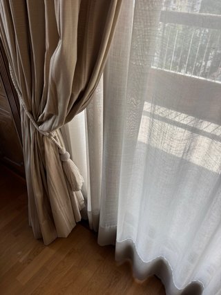 Juego 4 cortinas beige y transparentes