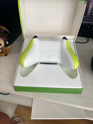 Xbox Series X 1TB + 2 mandos + Elite Series 2