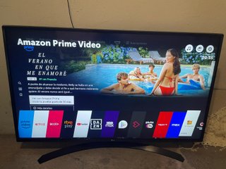 LG 55" 4k UHD Smart TV Televisión Como Nueva