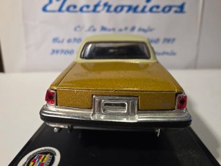 Cadillac Seville 1978 escala 1/43