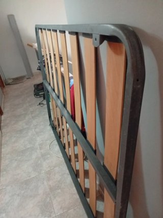 Somier metálico con láminas de madera