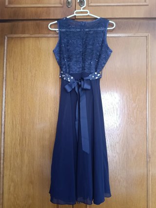 Vestido juvenil azul marino talla 14 años.