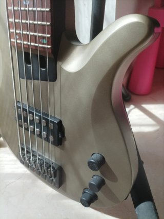 Bajo Yamaha RBX JM2