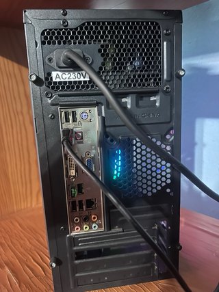 Torre PC Aerocool Negra con LED Azul