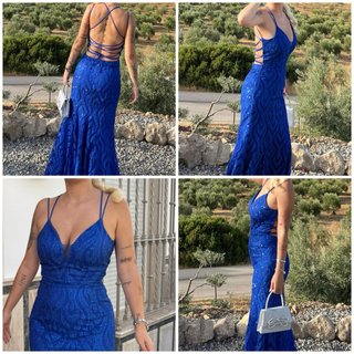Vestido de fiesta azul brillante