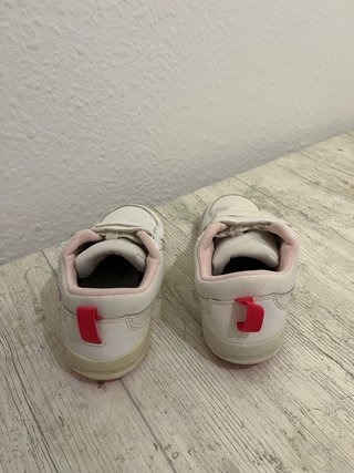 Zapatillas Nike Blancas y Rosas Velcro
