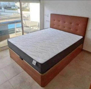 Cama Matrimonial con Cabecero Tapizado