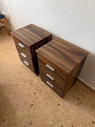 2 Mesitas de Noche Madera 3 Cajones