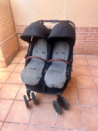 Carro gemelar Jane