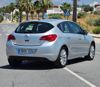 Opel Astra 2011