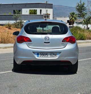 Opel Astra 2011