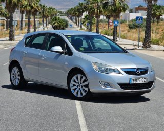 Opel Astra 2011