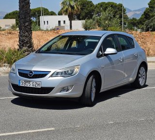 Opel Astra 2011