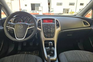 Opel Astra 2011