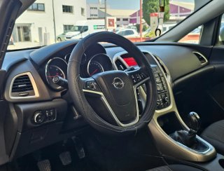 Opel Astra 2011