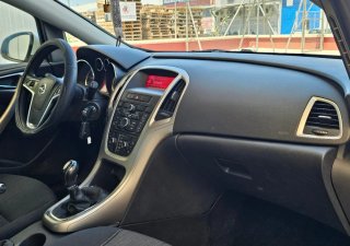 Opel Astra 2011